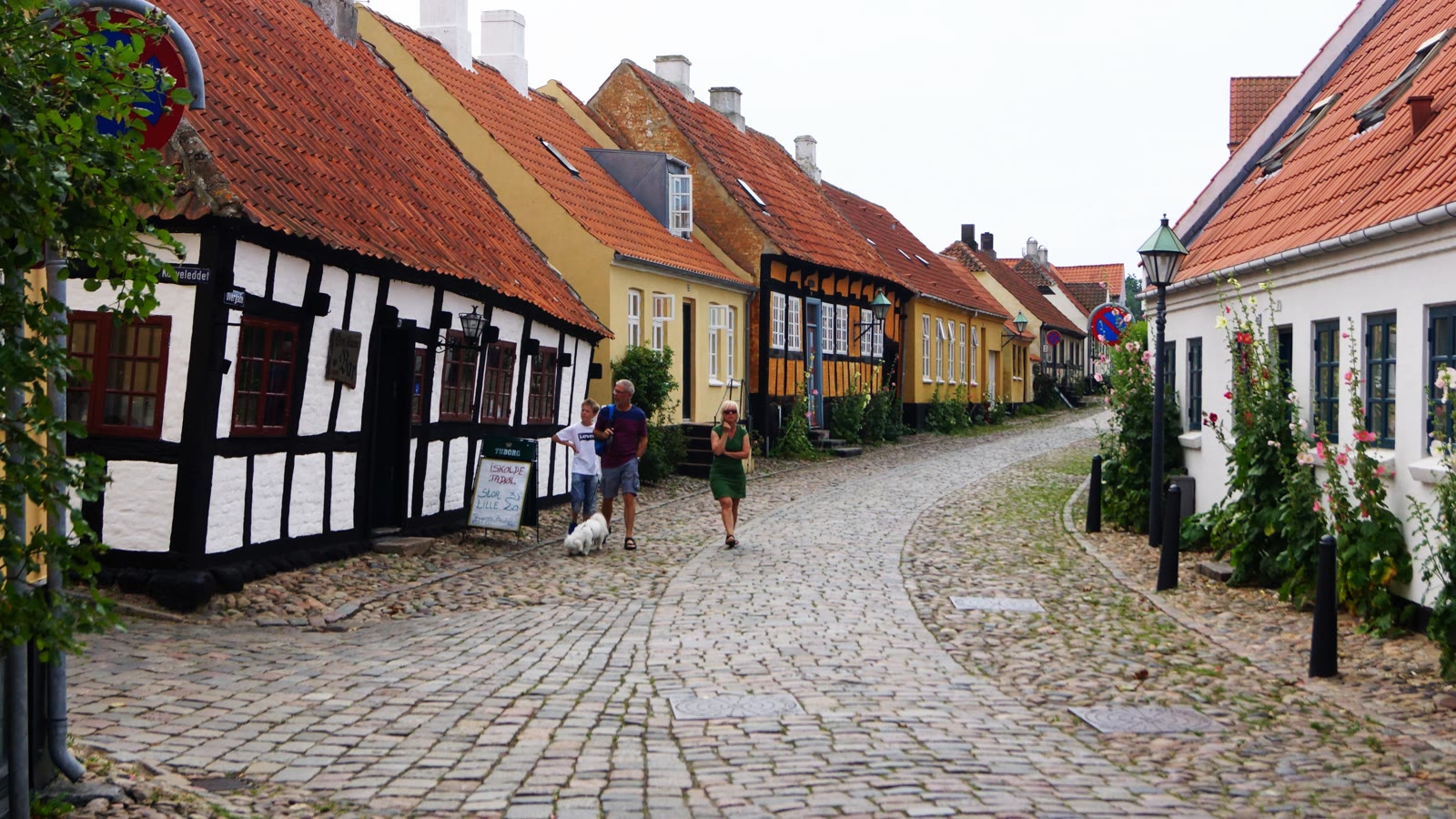 Overgade, Ebeltoft 2013 ved Kurveleddet — gade og huse i Ebeltoft