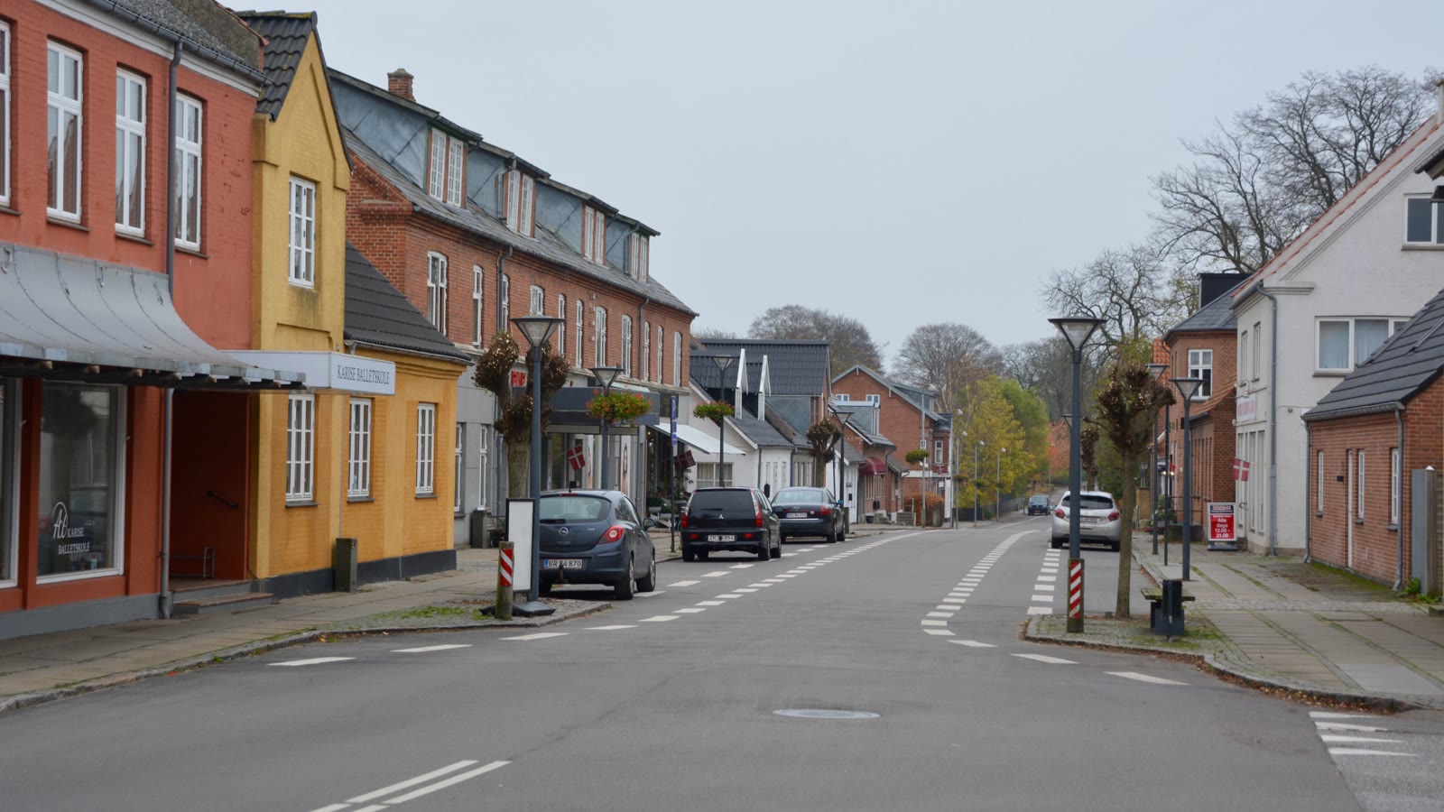 Karise - Bredgade (2022) 1 — gade og huse i Karise