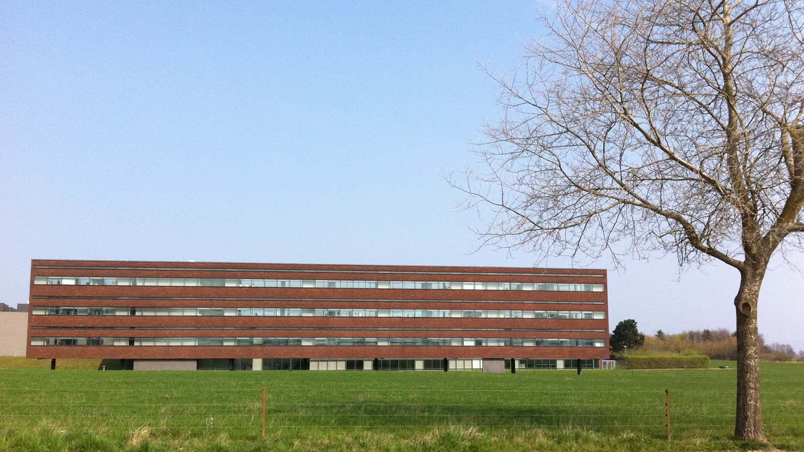 B^O - panoramio — gade og huse i Struer